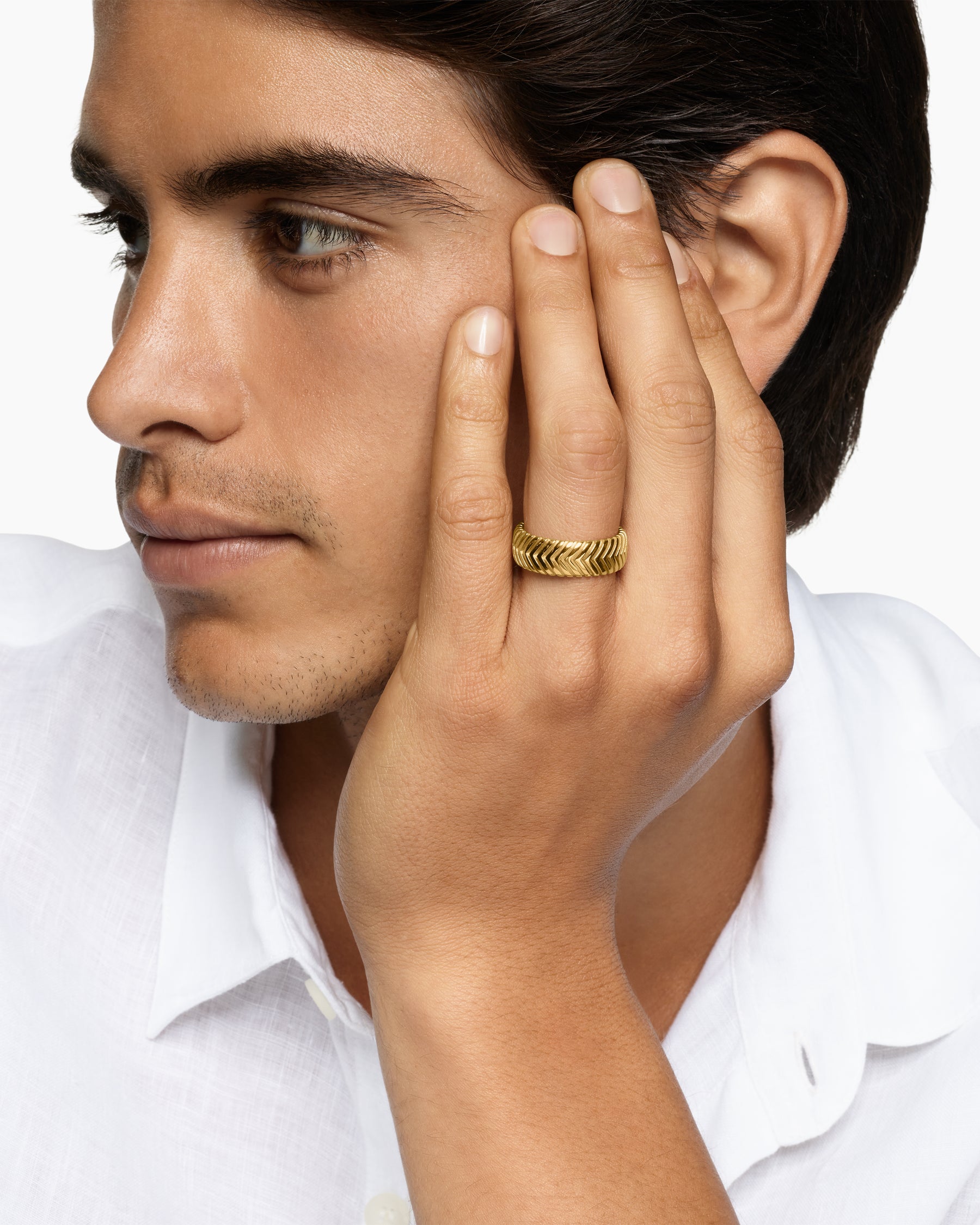 Alternative view of Chevron Band Ring in 18K Yellow Gold, 8mm