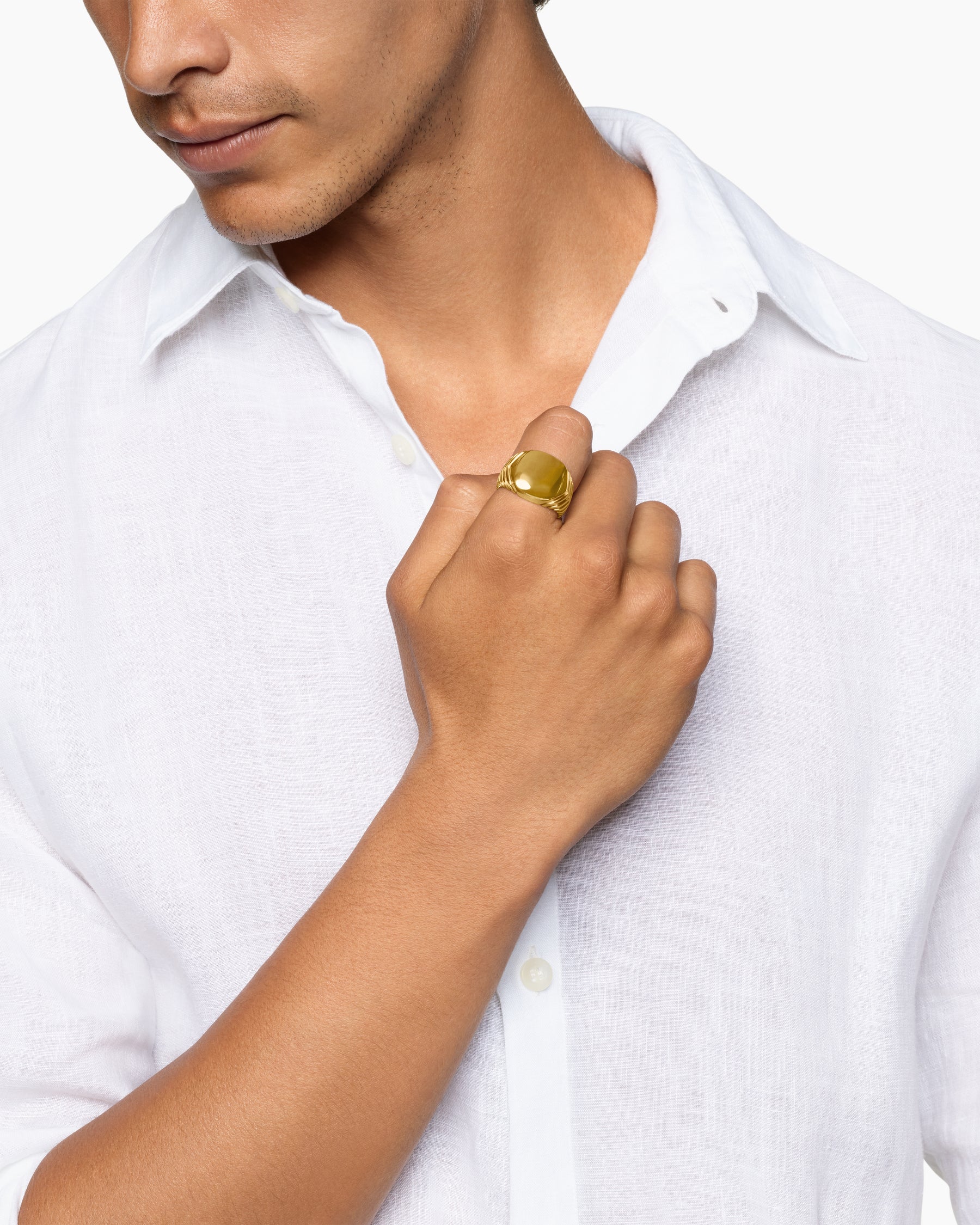 Alternative view of Chevron Signet Ring in 18K Yellow Gold, 18mm