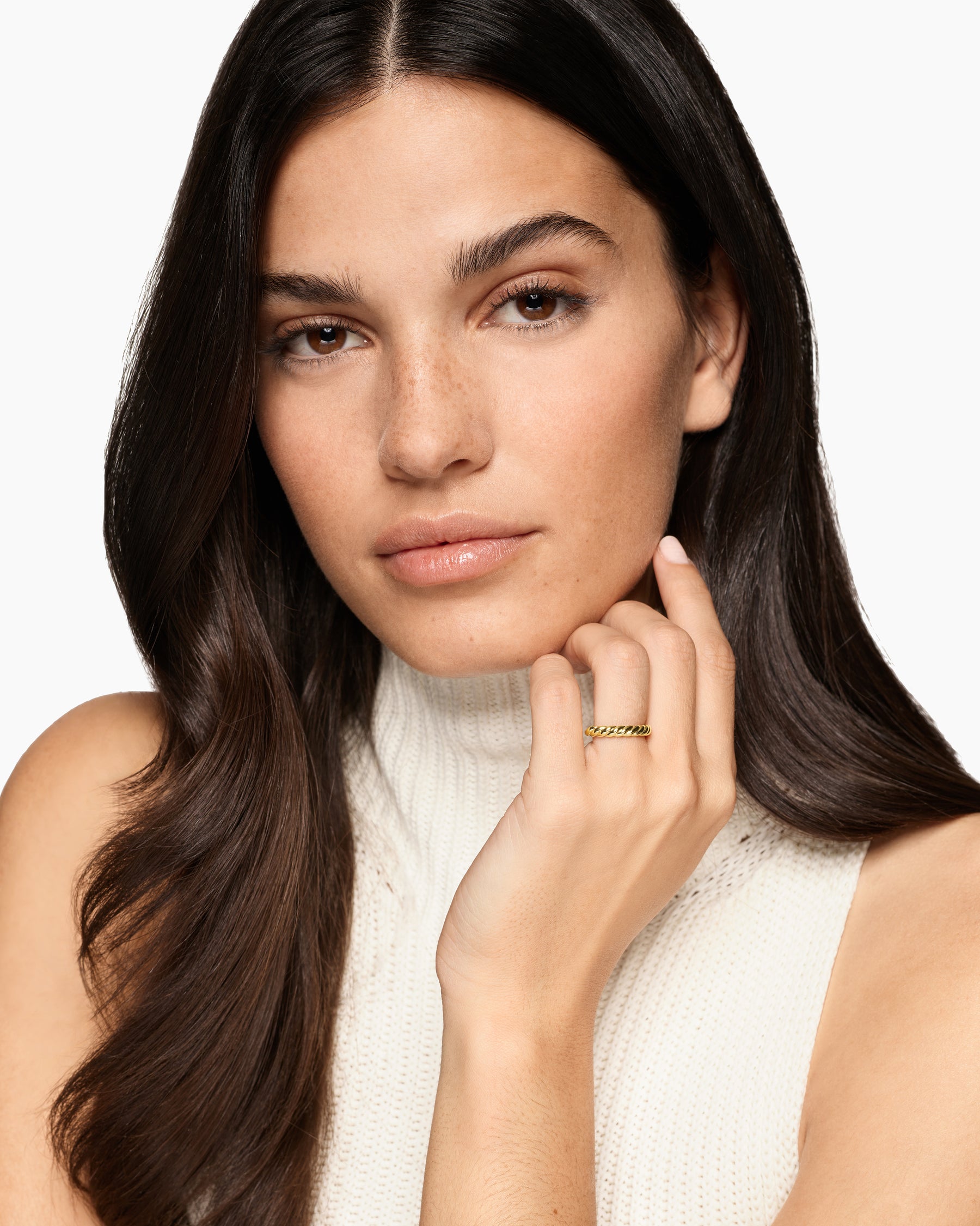Alternative view of DY Cable Band Ring in 18K Yellow Gold, 3mm