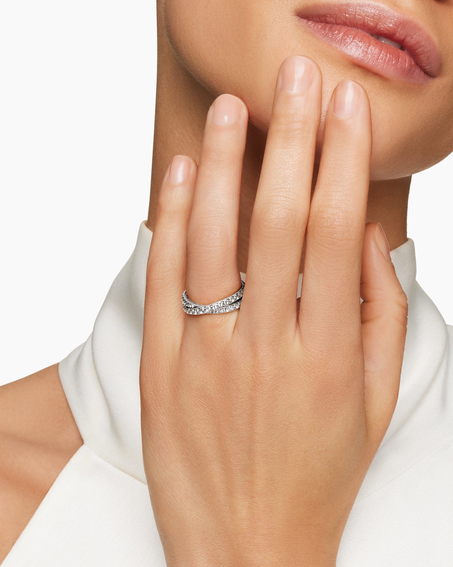 DY Crossover Band Ring in Platinum with Diamonds, 5.2mm - Image 7