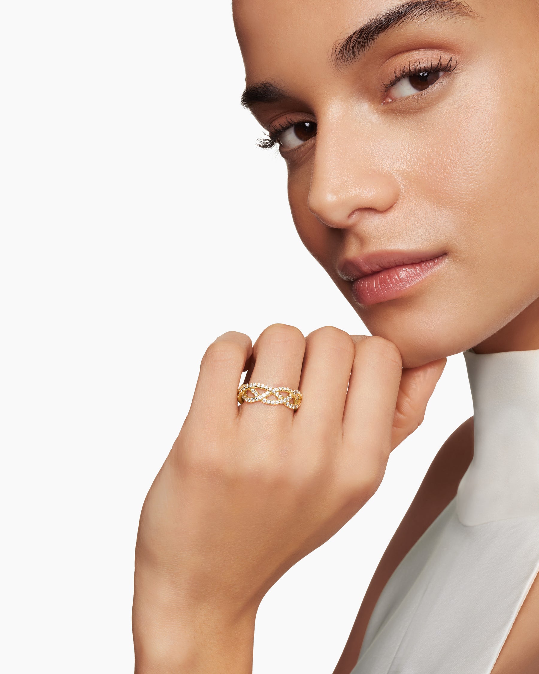 Alternative view of Wisteria Band Ring in 18K Yellow Gold with Diamonds, 7.3mm