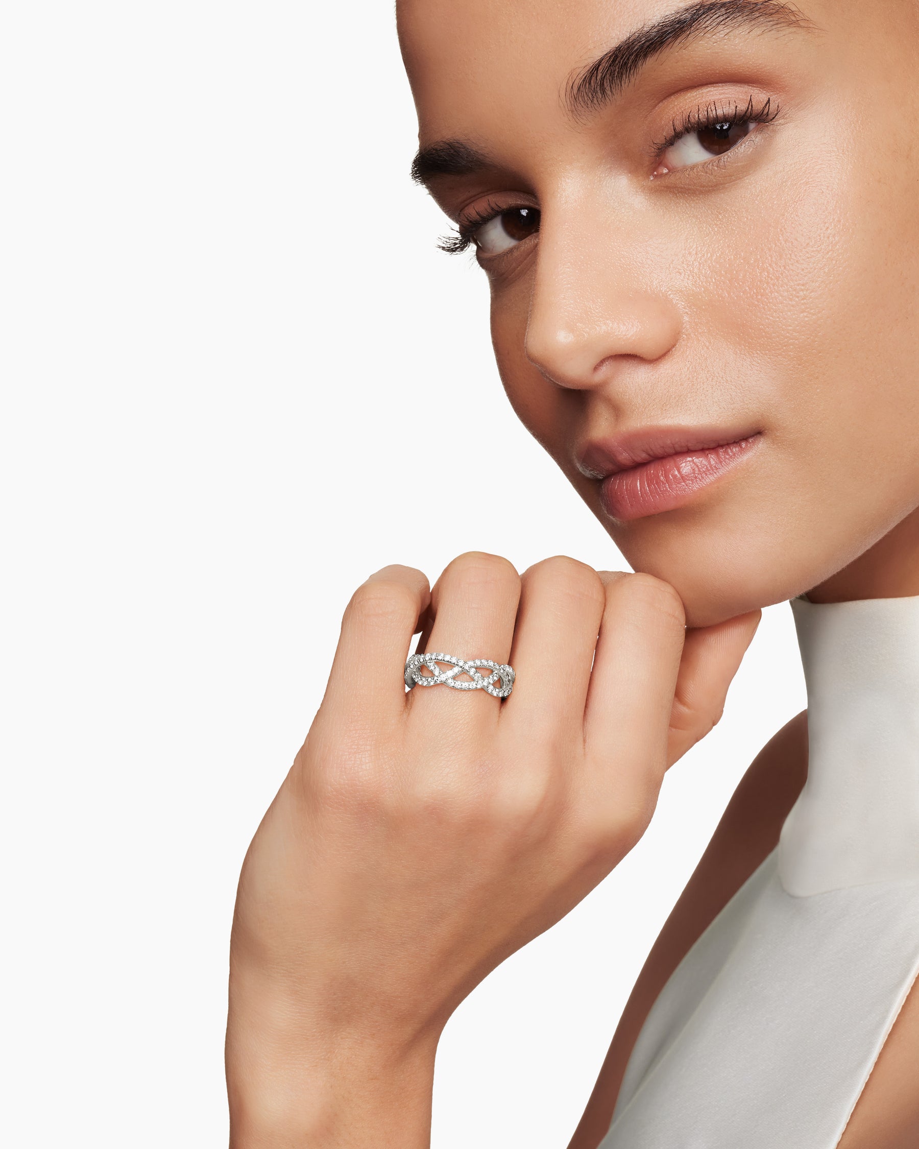 Alternative view of Wisteria Band Ring in Platinum with Diamonds, 7.3mm